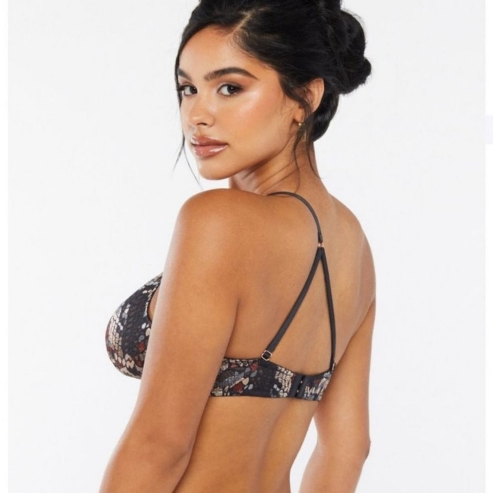 NWT Savage X Fenty Cold-Hearted Snake Asymmetrical Lace Bralette SZ Medium - Picture 5 of 9